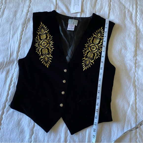 vintage velvet embroidered vest - Picture 11 of 15
